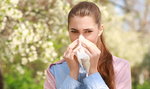Domowe sposoby na alergiczny katar i łzawienie oczu