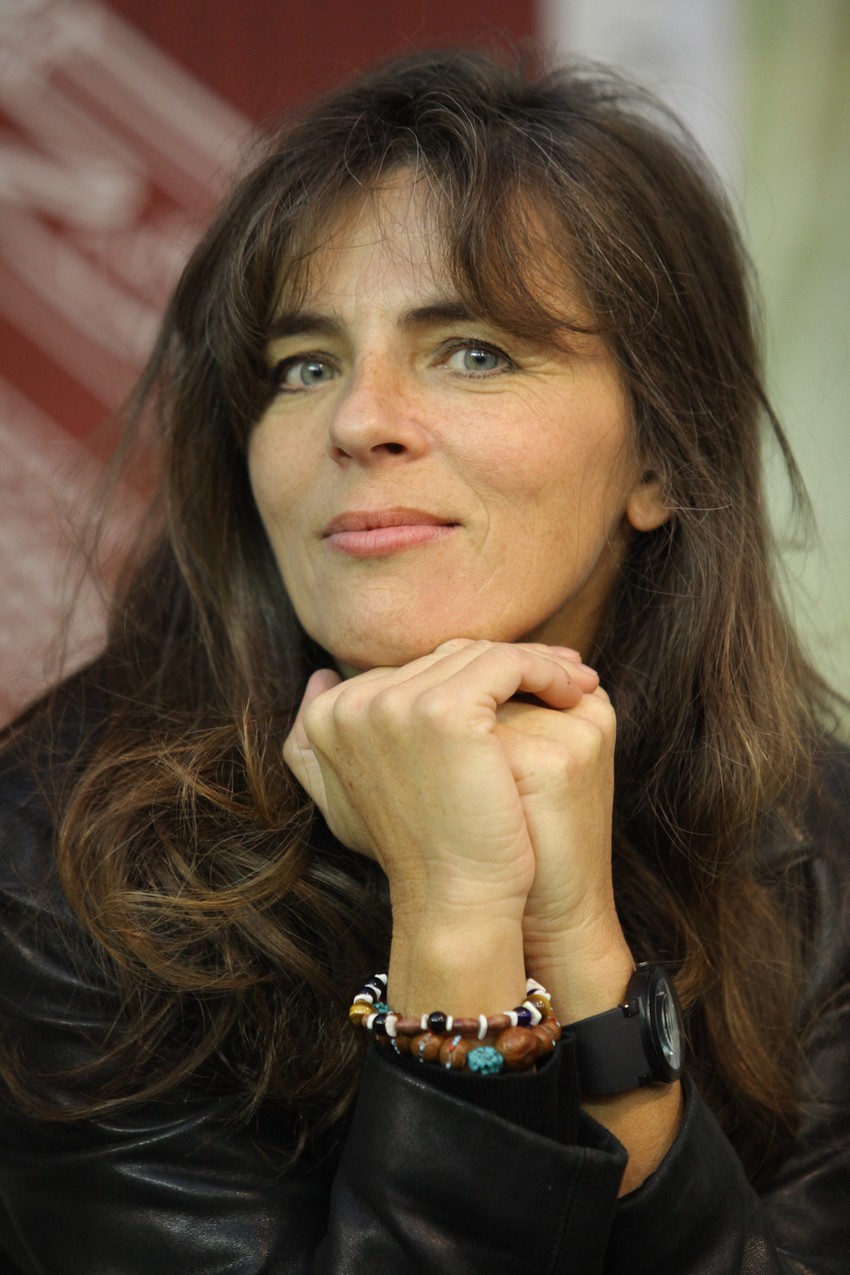 Mira Furlan, koja inače živi u Americi, trenutno u Rijeci radi na novoj predstavi „Kasandra“. to je prvi put posle 14 godina da igra u pozorištu na maternjem jeziku