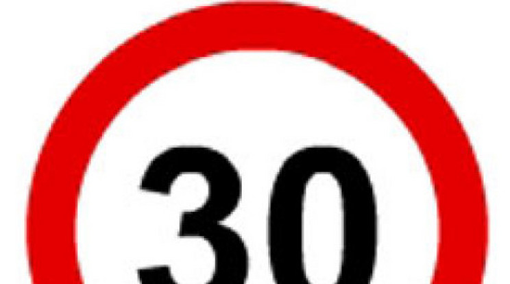 30-ra csökkentené az autók sebességét az EU