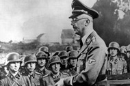 Dowódca SS Heinrich Himmler wygłasza przemówienie przed młodymi esesmanami.