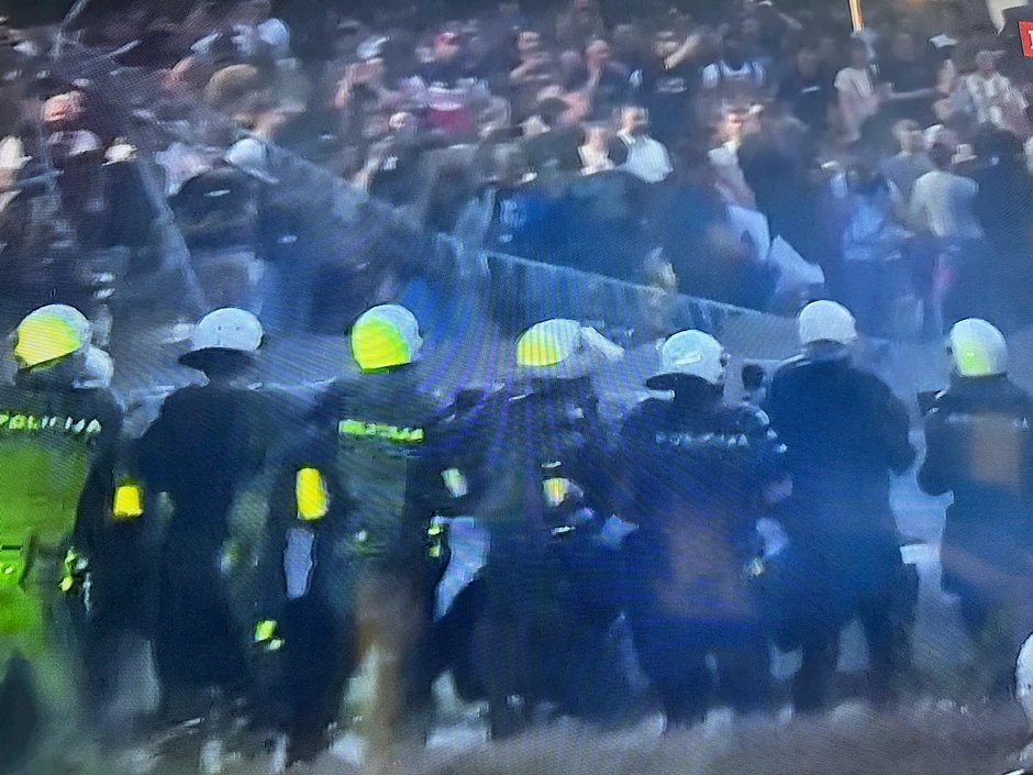 Napad na policiju kod Predsedništva