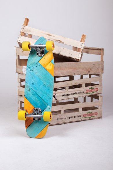 Longboard z recyklingu 