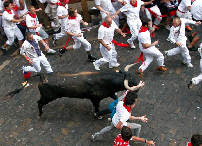 krwawa ceremonia w Pampelunie