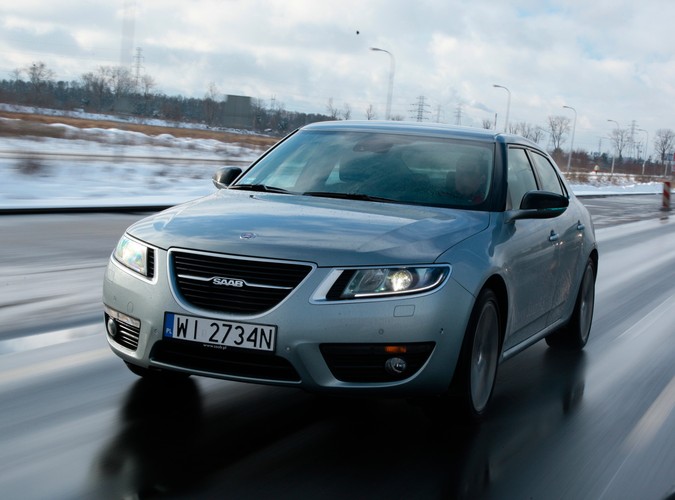 Oto najnowszy Saab 9-5 chwycił kierowców za serce. Tak, tak Polacy zamiast niemieckich gablot wybierają najnowszą limuzynę szwedzkiej marki. Wirus turbo z dnia na dzień atakuje nowe organizmy!
