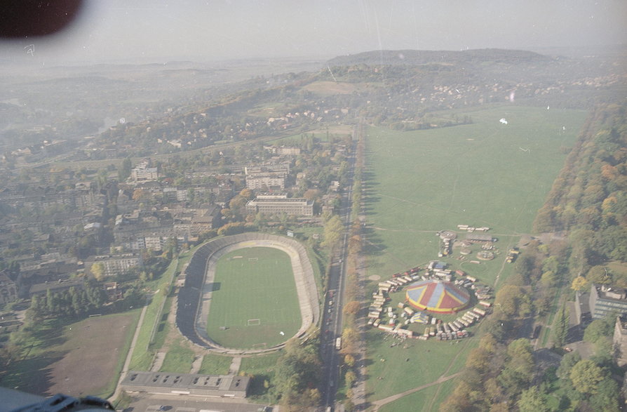 Stadion Cracovii w 1990 roku.