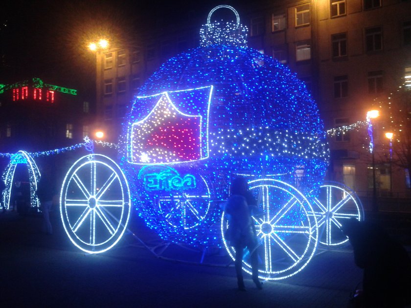 Iluminacja świąteczna na placu Wolności