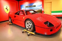 Ferrari F40 z klocków Lego powstało w Kalifornii. Można do niego wsiąść