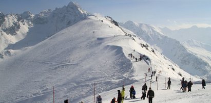 Śnieg w Tatrach zmienił kolor. Jak to możliwe?