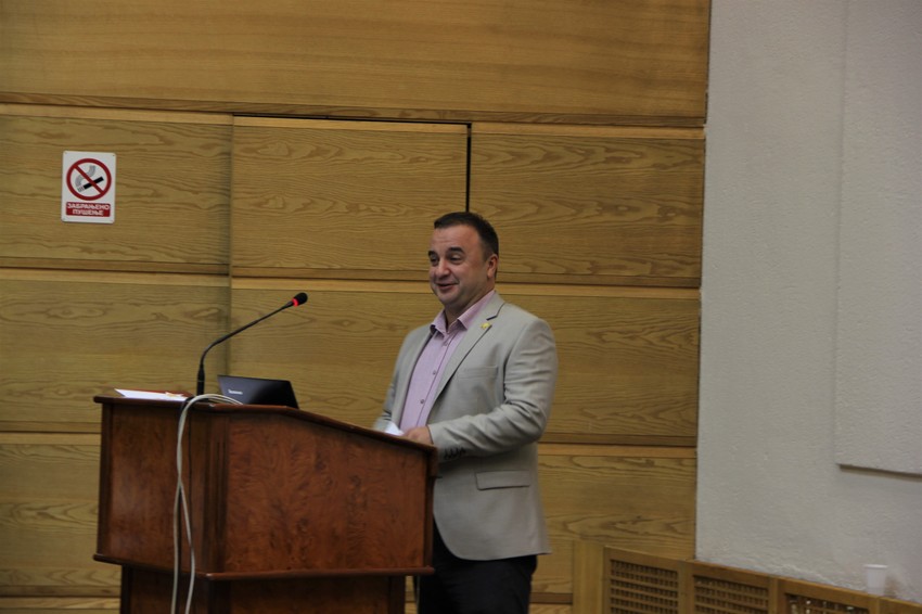 Zoran Ilić, učitelj iz Leskovca, autor je, realizator i voditelj više seminara i obuka