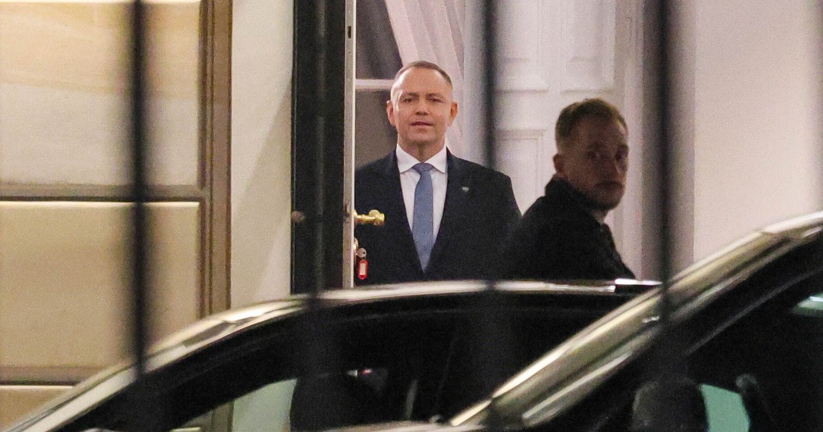 Prezydent Karol Nawrocki siłą wszedł w nocy do TK. "Wybrał ścieżkę fizycznej konfrontacji"