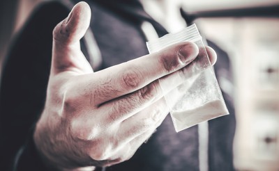 Twarde narkotyki popularne jak piwo? Niepokojący trend u holenderskich studentów