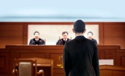 Oblał farbą pomnik ku czci poległych podczas I wojny światowej. 37-latek stanie przed sądem