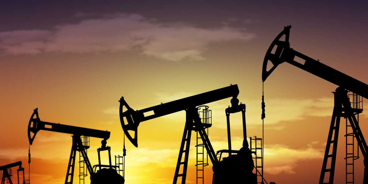 Pierwsze dni października oddaliły notowania ropy naftowej od poziomu 100 USD za baryłkę. 