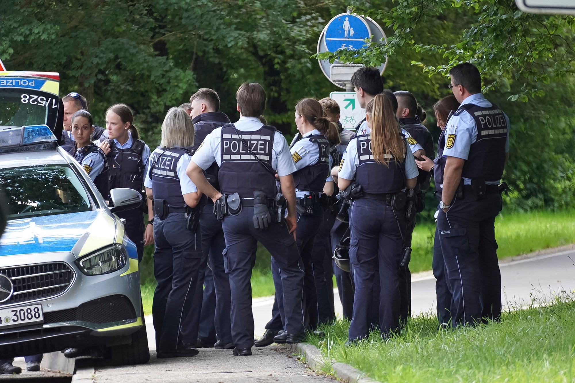 Policajti zasahujú po streľbe v meste Albstadt na juhovýchode Nemecka.