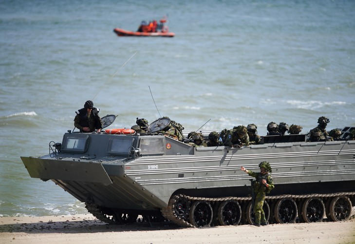 Plaża w Ustce została zdobyta jednak nie bez strat. <br><br>fot.  (aw/cat) PAP/Adam Warżawa