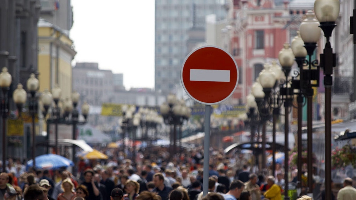 Utrzymujace się w wielu regionach Rosji od końca czerwca bardzo wysokie temperatury zniszczyły niemal 10 ha zasiewów, skłoniły władze do ogłoszenia sytuacji nadzwyczajnej w 17 regionach.