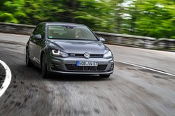 Polacy kupują więcej samochodów. Oto najpopularniejsze modele