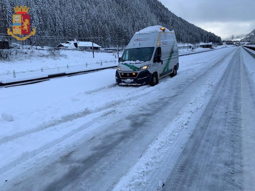 Koszmar w Alpach. Tysiące osób było uwięzionych na autostradzie ponad dobę!