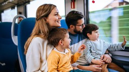 karta dużej rodziny także dla rodzin z dwójką dzieci. te osoby często nie wiedzą, że mogą korzystać ze zniżek