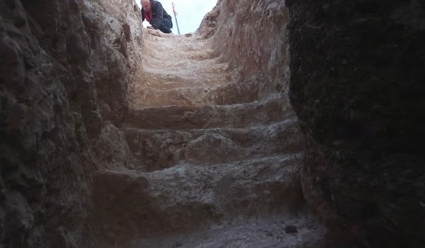 Misteriozni drevni tunel