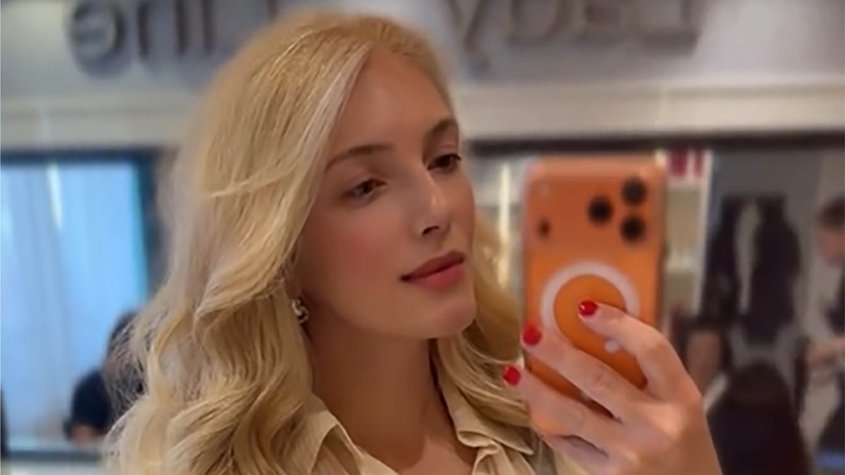 KO BI REKAO DA SE OVA ŽENA PORODILA PRE DVA MESECA? Nikolina Kovač u providnoj košulji pokazala kako izgleda i oduševila (Foto)