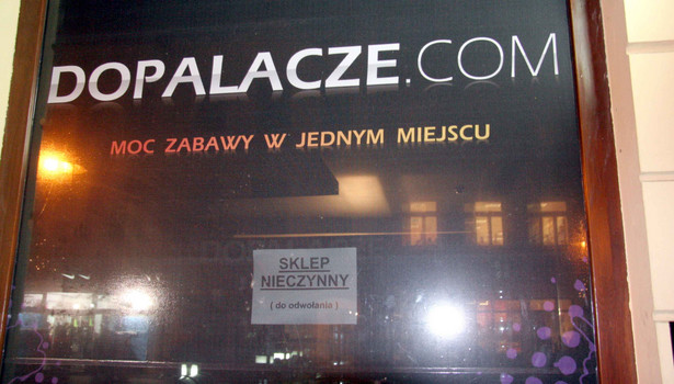 Według łódzkiej policji, w mieście działają obecnie cztery punkty, w których można kupić dopalacze. Są one regularnie kontrolowane