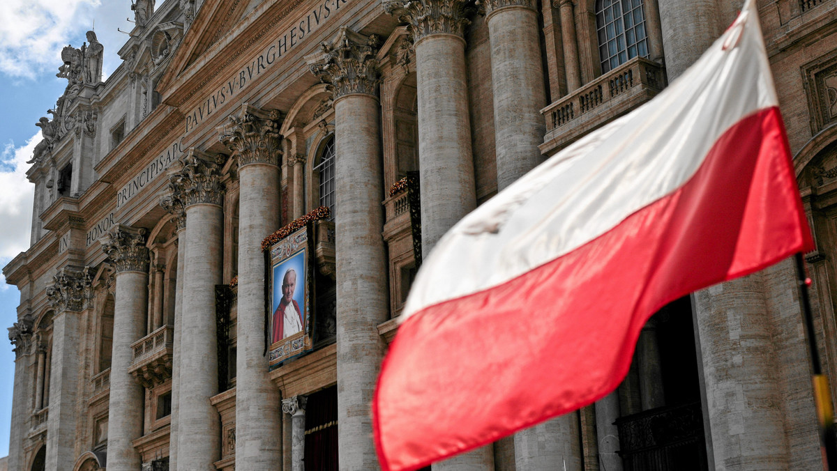 Wystawa MHP złożona z części poświęconych m.in. chrztowi Polski, polskim świętym, totalitaryzmom i powstaniu Solidarności zostanie otwarta na stołecznym Krakowskim Przedmieściu, by przybliżyć historię Polski pielgrzymom przybyłym na Światowe Dni Młodzieży.