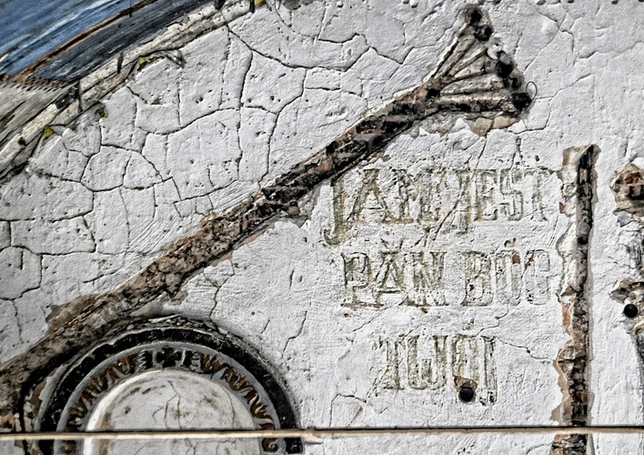 Sosnowiec. Opuszczona kaplica w dzielnicy Milowice wykorzystywana przez lata jako magazyn sklepu