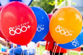 Zostało niewiele czasu. ZUS wypłaci 800 plus z wyrównaniem - pod jednym warunkiem