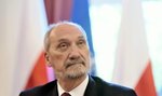 Google pyta dlaczego Macierewicz uciekł z Katynia!