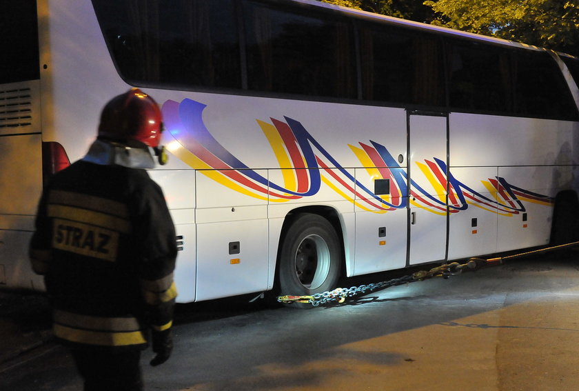 Autobus zaklinował się na ul. Haffnera 