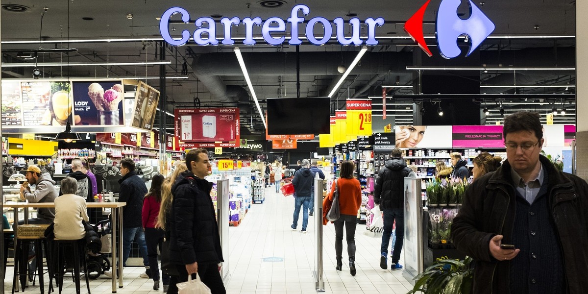 Carrefour ma obecnie około 900 sklepów w kilku formatach