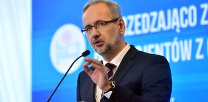 Minister nie ma wątpliwości: jeżeli w okresie świąt ludzie zostaliby w domach, to fala w ciągu dwóch tygodni by wygasła