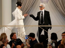 Siostra Kim Kardashian gwiazdą pokazu Chanel. Ciało - marzenie!