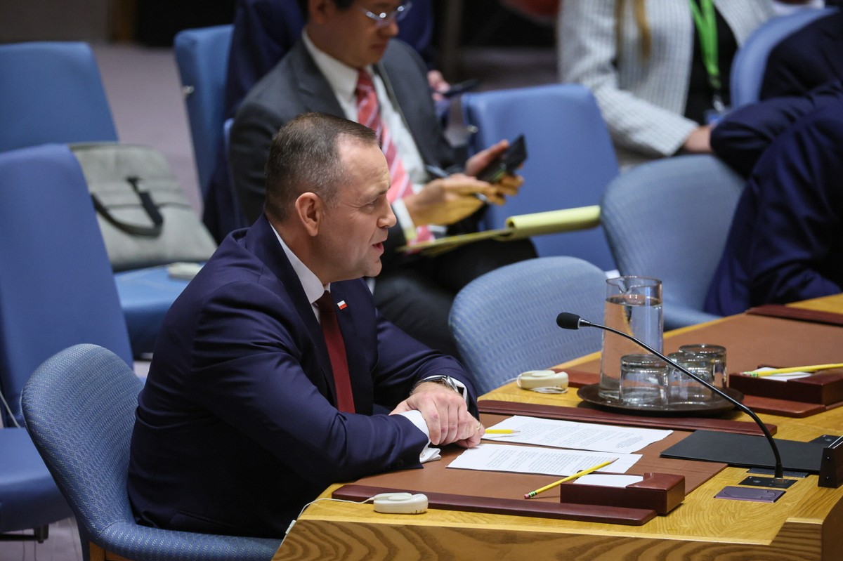 Nowy Jork, USA, 24.09.2025. Wizyta prezydenta RP w Stanach Zjednoczonych Ameryki. Prezydent RP Karol Nawrocki podczas debaty wysokiego szczebla Rady Bezpieczeństwa ONZ ws. sztucznej inteligencji, międzynarodowego pokoju i bezpieczeństwa, 24 bm. w siedzibie ONZ w Nowym Jorku. (mr) PAP/Leszek Szymański