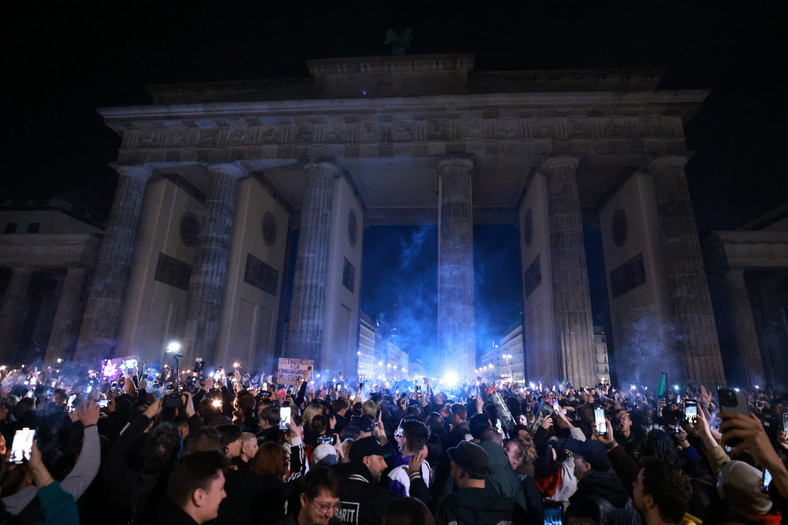 Berlin, noc z 31 marca na 1 kwietnia 2024 r., aktywiści zorganizowali imprezę "Smoke-In", żeby celebrować nowe prawo