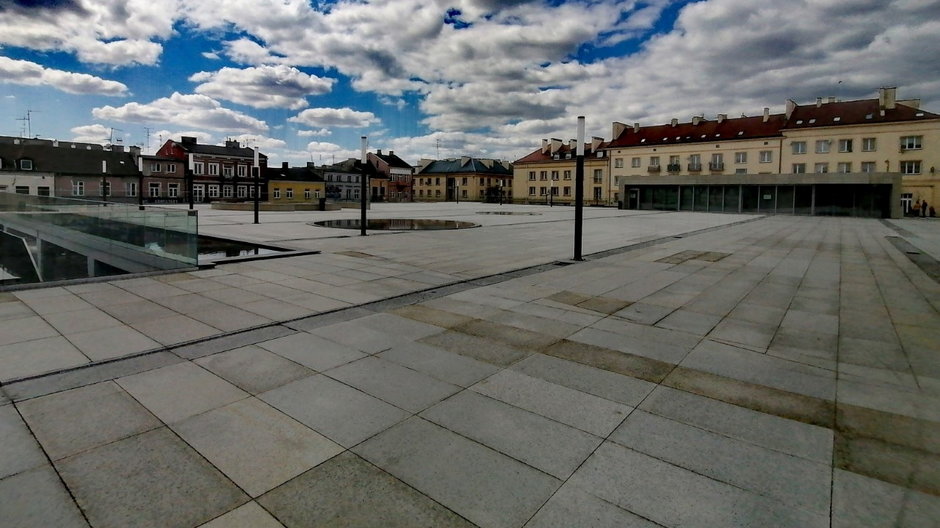 Plac Wolności w Kutnie po remoncie