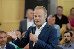 Tusk apeluje do rządu i prezydenta: Nie ulegajcie pokusie...