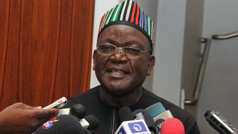 Benue Governor, Samuel Ortom rescinds order allowing religious activities, markets in Benue. (Punch)