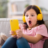 Biztonság és internet: így válhat veszélytelen tereppé a gyerekek számára a kibertér