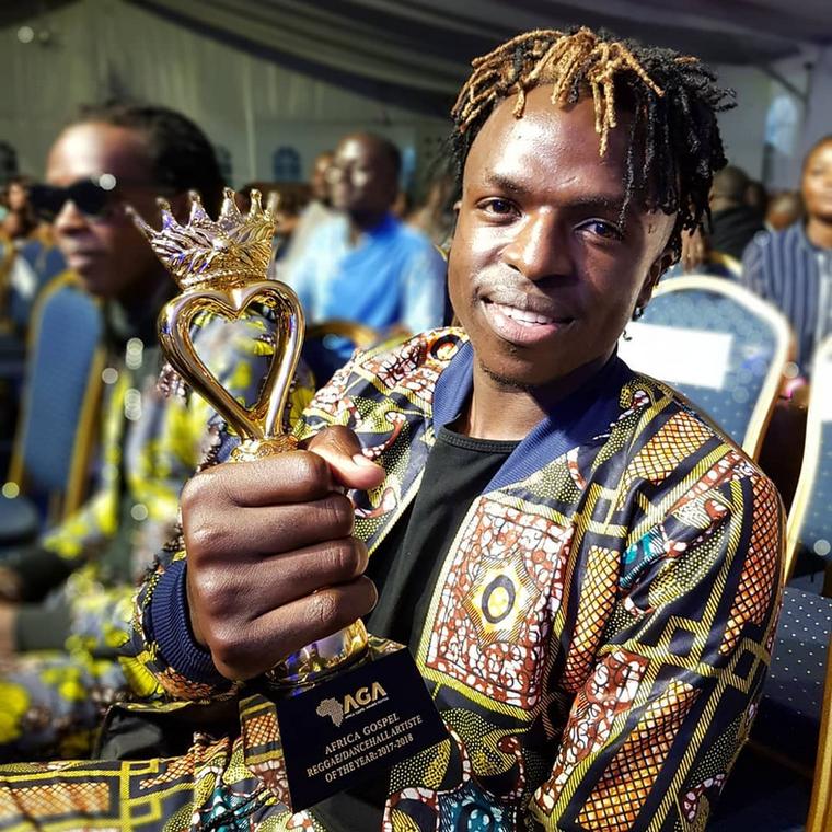 Singer Jabidii wins prestigious Award in Ghana 