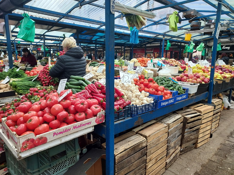 Klienci najbardziej narzekają na ceny pomidorów i papryki, które sięgają 30 zł