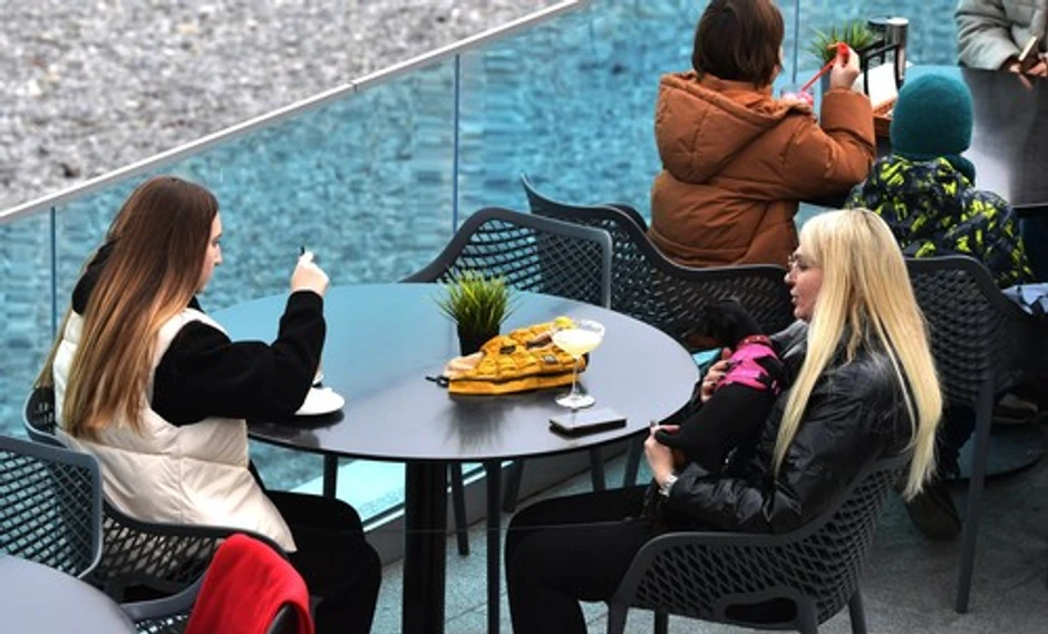 Mnogi mladi Rusi tvrde da ne mogu sebi da priušte ni odlazak na kafu