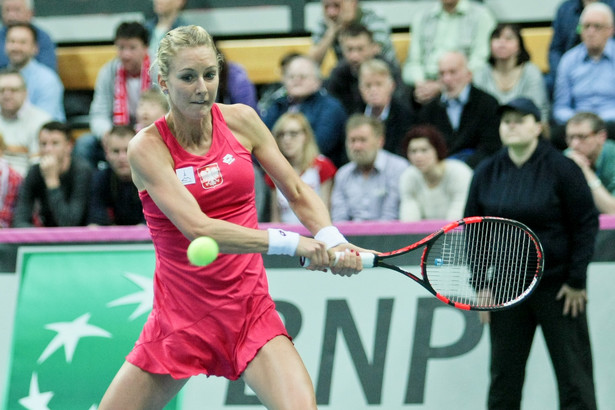 Fed Cup: Młodsza Radwańska pokonała Hingis. Polska remisuje ze Szwajcarią