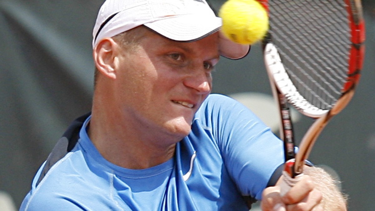 Dawid Olejniczak jest jedynym Polakiem, który zdołał awansować do II rundy turnieju Poznań Porsche Open 2010 (z pulą nagród 85. tysięcy dolarów). Olejniczak pokonał rozstawionego z numerem trzecim, Dustina Browna 7:6(3), 5:7, 6:1. To pierwsze zwycięstwo Polaka nad zawodnikiem z pierwszej setki.