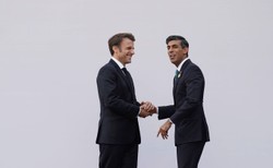 Żartobliwy dialog Macrona i Sunaka przed meczem Francji z Anglią