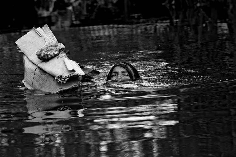 „Flood Victim in Bagladesh”