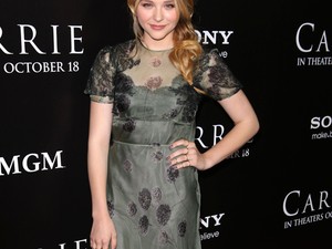 Sikkesen romantikus a 16 éves sztár