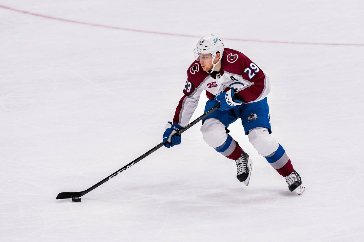 Nathan MacKinnon