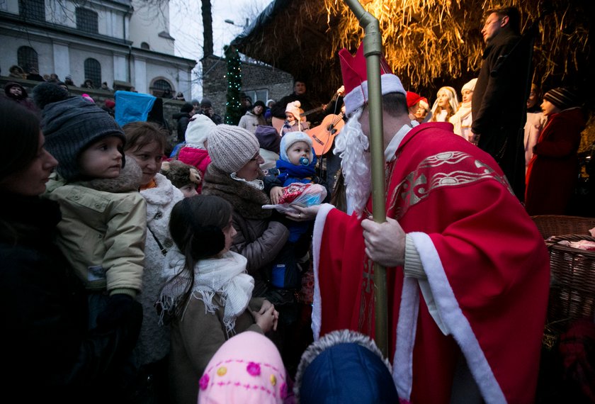 Dabrowa Górnicza. Jasełka w parafii św. Antoniego 